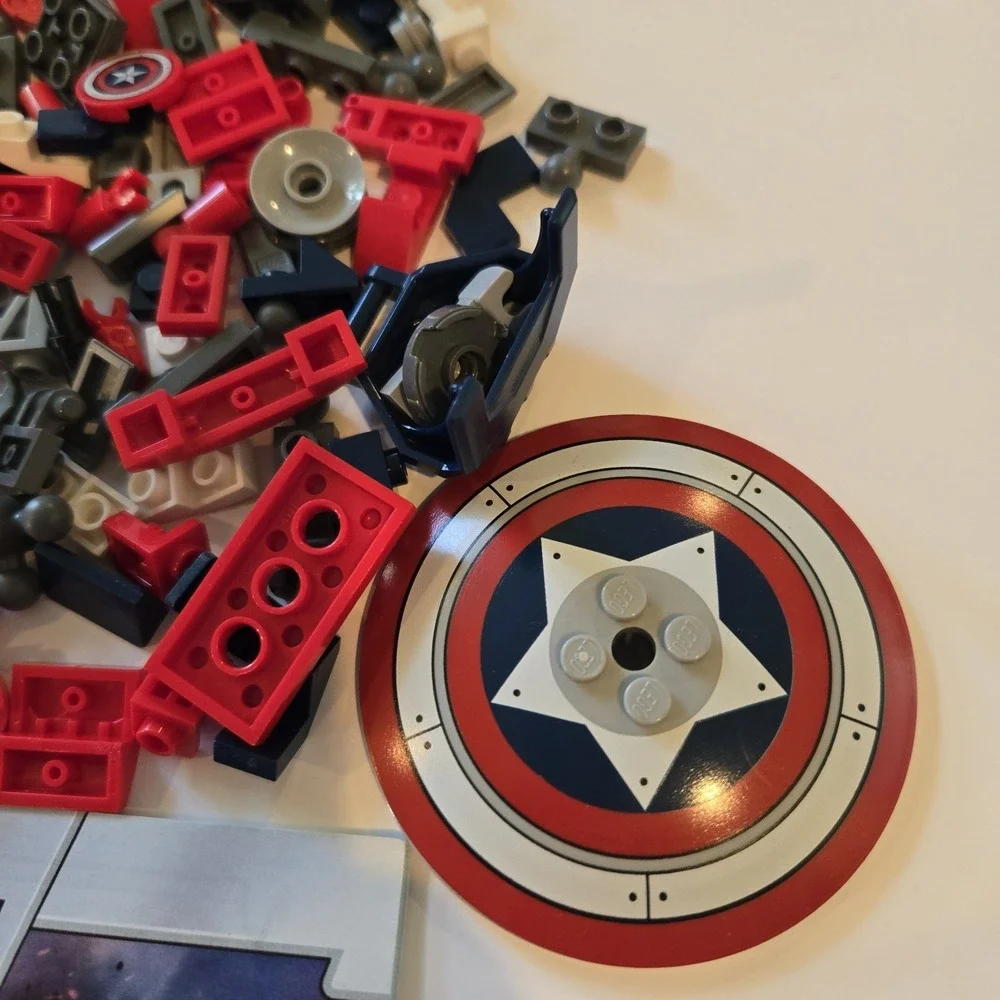 LEGO 76168 Marvel Avengers Captain America Mech Armor‎ Partial Set W Minifigs